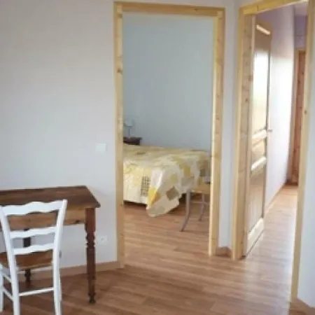 Semesterbostad House Les Chenes Du Grenou
