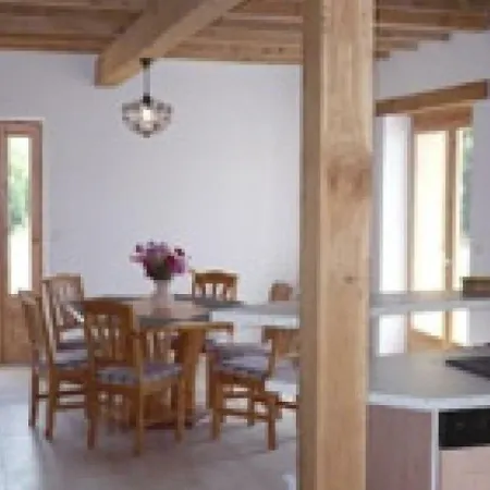 Semesterbostad House Les Chenes Du Grenou Cleppé